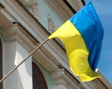 Під Харковом малолітні дівчата зірвали прапор України, батьків тепер покарають: "захотіли влаштувати..."