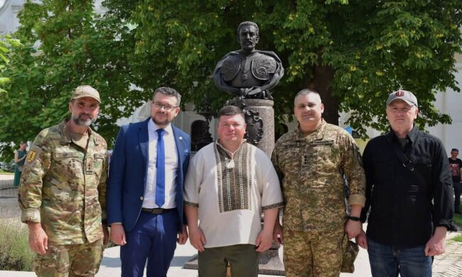 у Києво-Печерській лаврі освятили погруддя гетьмана Івана Мазепи