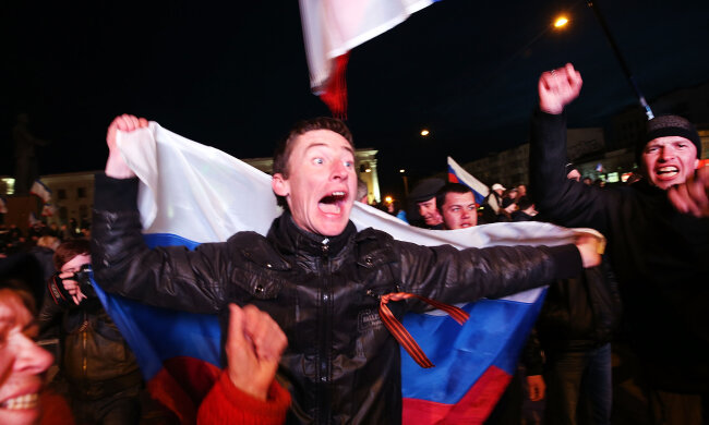 Крым, референдум, оккупация, российский флаг