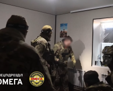 Спецназовцы "Омеги" показали редкие кадры перед выходом на задание: "За минуту до боя"