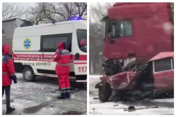 Авто в мотлох, люди лежать на землі: кадри трагічної ДТП на трасі Миколаїв-Одеса