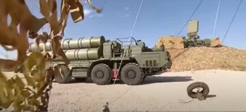 В Беларуси после эшелонов с танками заметили ЗРК С-400: использовались в Сирии