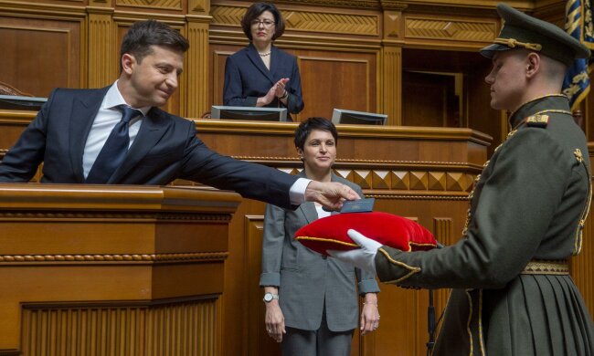 Зеленский собрался на второй срок, сделав заявление: "Есть три основные задачи"