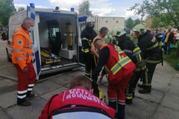 Взрыв прогремел в жилом доме, здание превратилось в руины: кадры с места