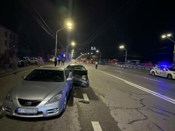 У Києві на блокпосту водій збив двох військовослужбовців