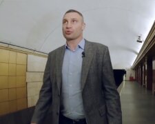 Станцию метро открыли персонально для Кличко, видео: "Это их проблема"