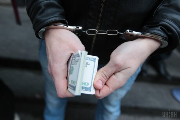 взятка наручники задержание