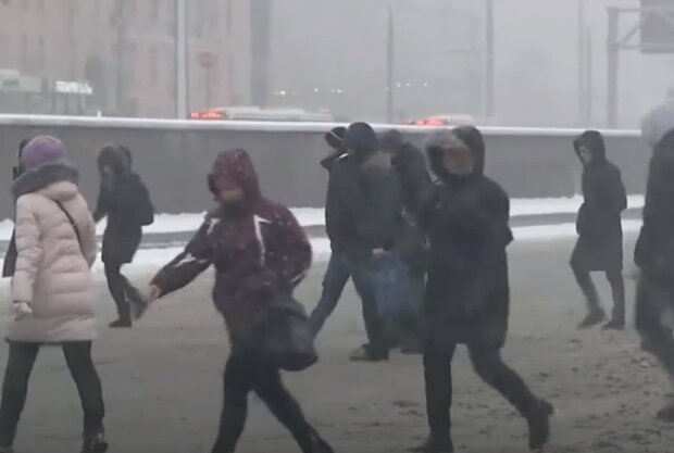 Зима повертається: українців попередили про потужну погодну атаку,