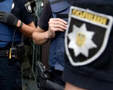 Одеські копи під час обшуку обікрали незрячих: витівка потрапила на камеру
