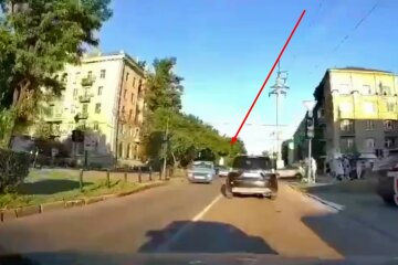 В Харькове возле парка сбили пешехода: запись с видеорегистратора