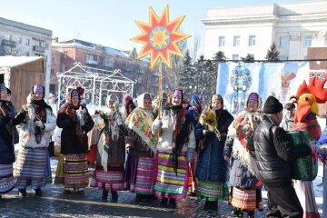 Привітання зі Старим Новим роком у прозі та СМС