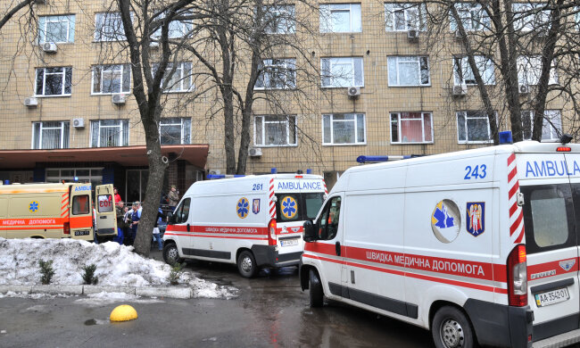 Волонтерів принизили у військовому госпіталі Києва, скандал потрапив у кадр: "переймають досвід РФ"