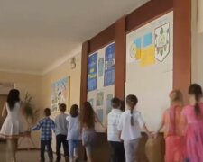 Учебный год продлили в Украине: где дети продолжат ходить в школу на каникулах