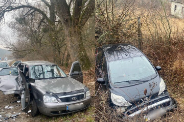 Непогода привела к беде на дорогах Украины: полиция показала кадры катастрофических последствий