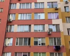 В Одесі з'явився квартирний злодій-гастролер: "підбирає ключі", фото подвигів показали в мережі