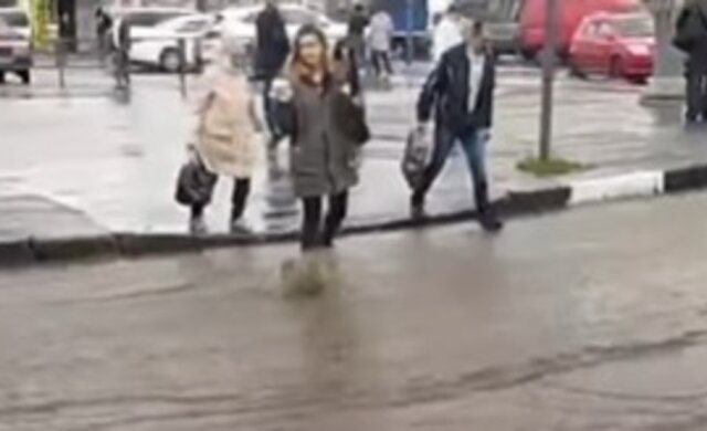 Ливни и град парализовали Харьков: кадры безумия природы