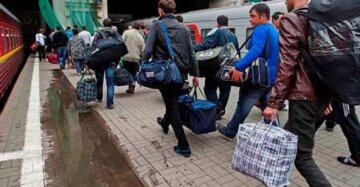 Українських заробітчан масово повернуть додому: що відомо про неминучі зміни