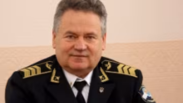 Ректор НАУ намагається сховатися від суду (фото, відео)