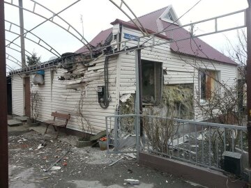 Сегодня утром боевики открыли огонь по жилым домам в Авдеевке (фото)