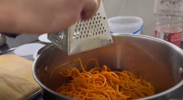 Простой рецепт моркови по-корейски на зиму в домашних условиях