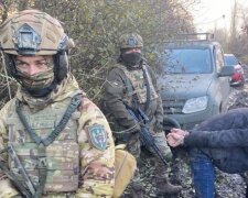 "Сбывал трофеи на черном рынке": на Николаевщине задержали предателя, торговавшего оружием