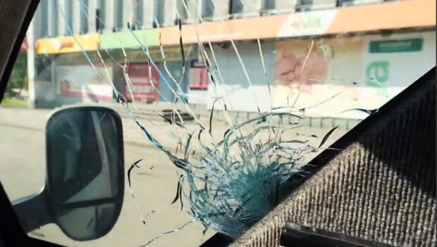 Окупанти скинули авіабомбу на дитсадок і вдарили по авто із сім'єю: намагалися евакуюватися