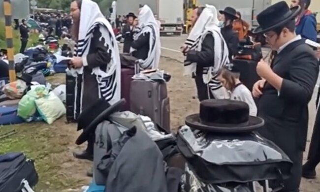 Хасиди влаштували звалище на українському кордоні: кадри свавілля