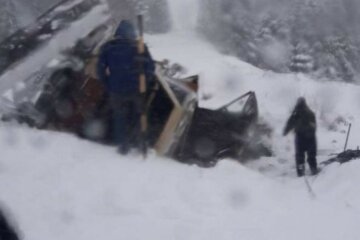 Негода наробила біди на Львівщині, дороги перекриті: де не проїхати