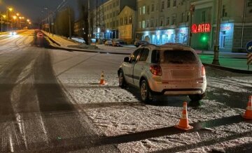 20-річний водій збив дівчат на переході в Харкові, фото: лікарі роблять все можливе