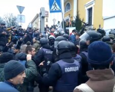 Самосожжение и стрельба: что происходит у дома Саакашвили, новое видео