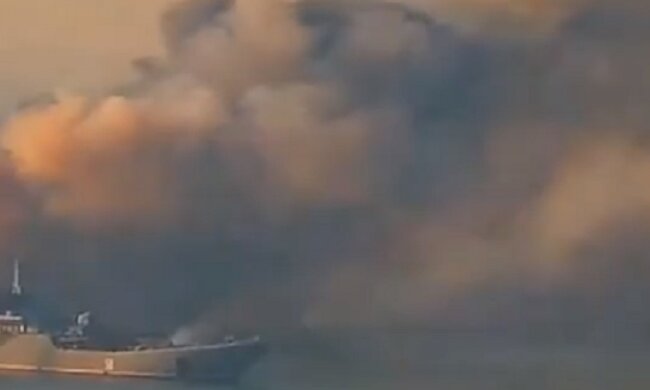 ЗСУ завдали ніщівного удару по російським кораблям: Залужний показав відео