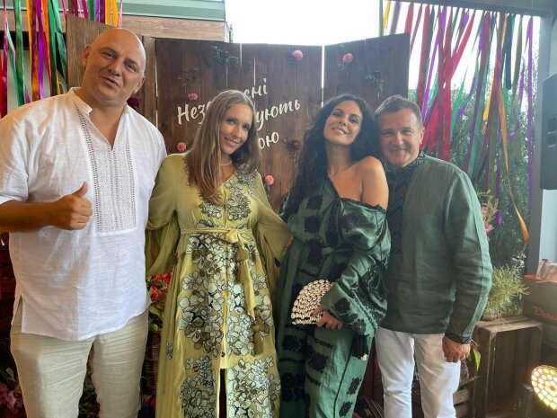 FNx4k6odQwWb2fXT2SXN0zDZadzhQbJ0QeTIEoxK