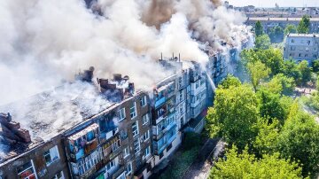 Раскрыты детали масштабного пожара в Новой Каховке, свежие кадры: "Соседи выбили двери и увидели..."
