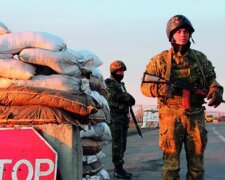 Из Крыма выпускают группами по 30 человек