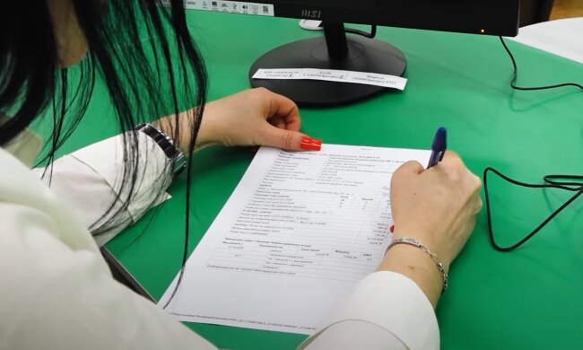Грошова допомога для пенсіонерів у Дніпрі