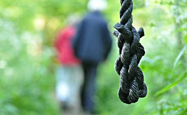 Священника УПЦ нашли в петле: вскрылись странные детали