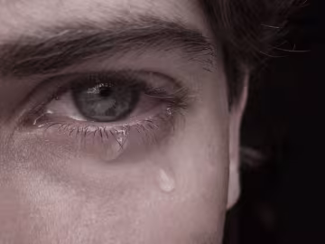 Після побаченого затремтіла кожна клітинка: історія фото, від якого розривається серце