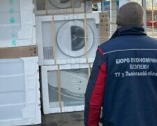Водители фур пошли на преступление: товары на 40 млн грн из россии попали в Украину