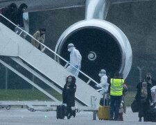 Коронавирус, эвакуация, самолет, аэропорт, Getty Images