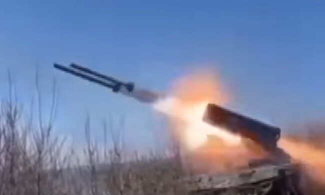 Авто почорніли від вогню: з'явилися подробиці і кадри з місця розстрілу волонтерів