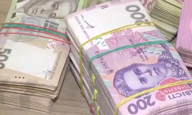 Грошова допомога для пенсіонерів у Полтавській області