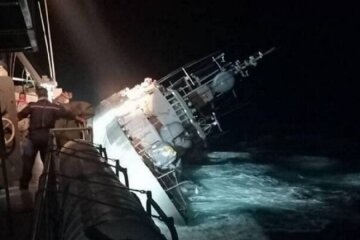 Катастрофа корвету: кількість жертв різко зросла, багато зниклих безвісти
