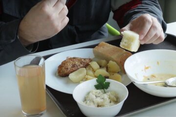 Безкоштовні продукти для ВПО та пенсіонерів у Дніпрі