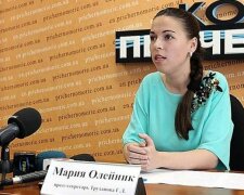 Экс-пресс-секретарь мэра Одессы Мария Олейник, потерявшая должность из-за антиукраинских высказываний в соцсетях, готовится к возвращению