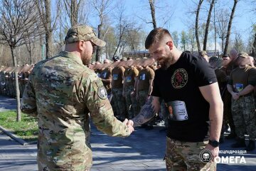 "Омега" бьет без промаха: легендарное спецподразделение празднует 22-ю годовщину