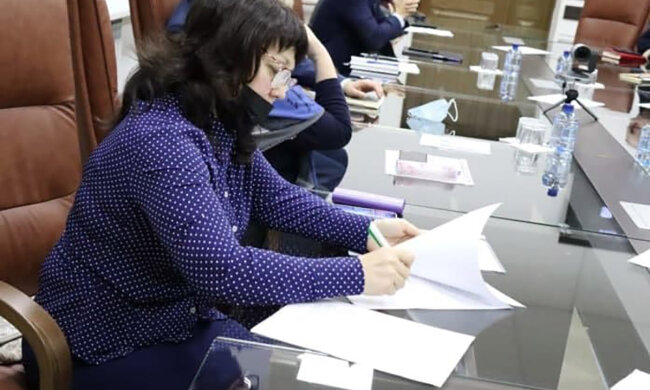 Мер на Дніпропетровщині два роки виписувала собі премії: яке "покарання" вона понесла