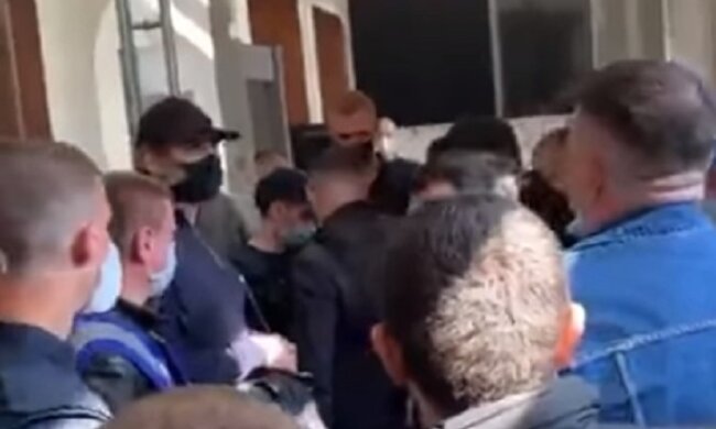 "Довели до ручки": кияни збунтувалися і прорвалися до Кличка, відео