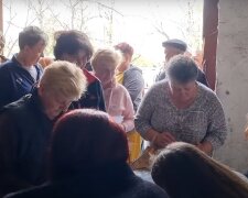 Гуманітарна допомога для пенсіонерів та ВПО у Харківській області