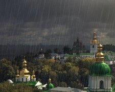 Погода вирішила зіпсувати українцям свята, синоптики попередили про небезпеку: де вдарять гроза і шквали