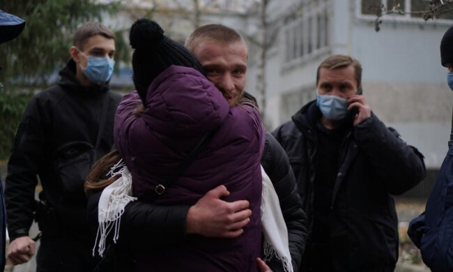 "Харківських робінгудів" звільнили з СІЗО: Нацкорпус поділився подробицями і фото